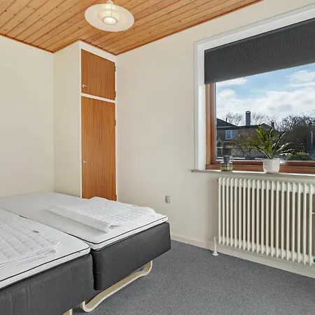 בית נופש 3 Bedroom Beautiful In הדרסלב