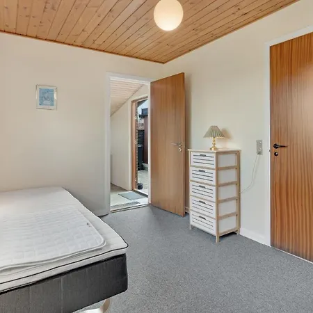 3 Bedroom Beautiful In בית נופש *