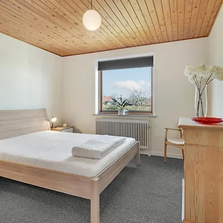 בית נופש 3 Bedroom Beautiful In