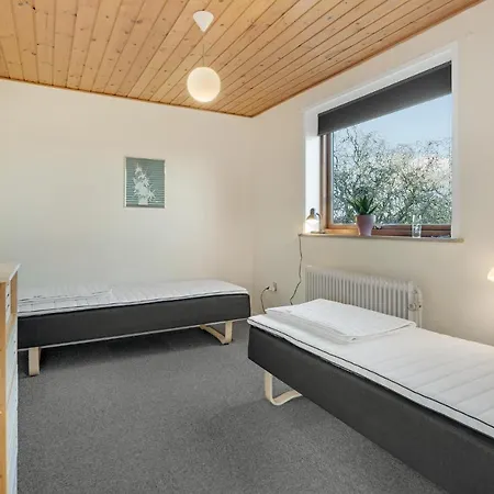 בית נופש 3 Bedroom Beautiful In